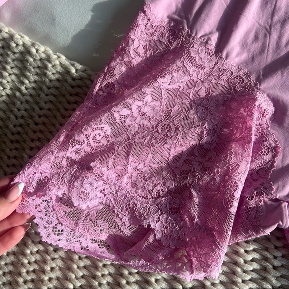 SKIMS LACE LONG SLEEVE ONESIE | PETAL - Picture 8 of 9